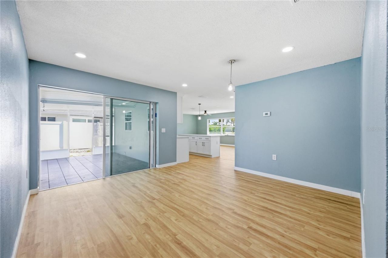 5920 Denver Street Ne, Saint Petersburg, FL 33703 Photo