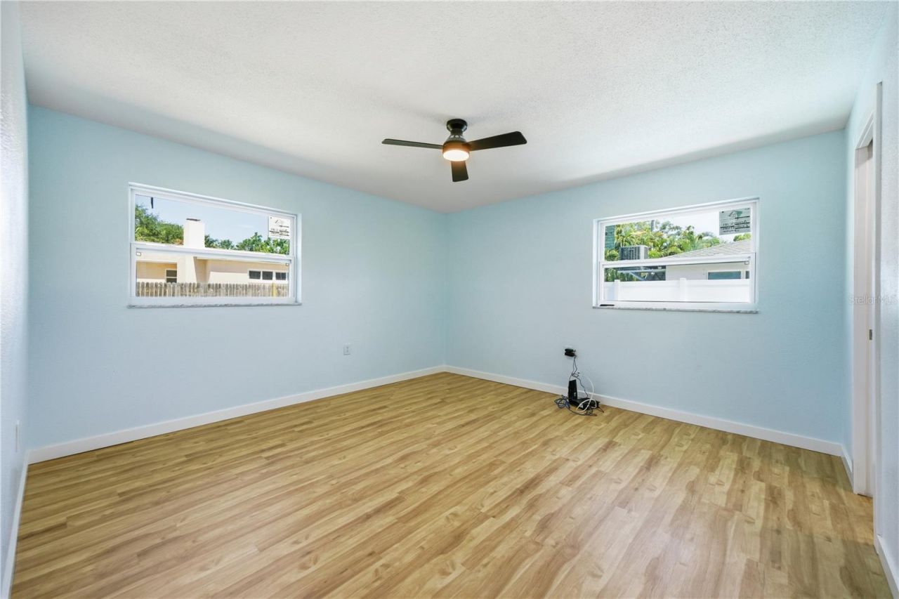 5920 Denver Street Ne, Saint Petersburg, FL 33703 Photo
