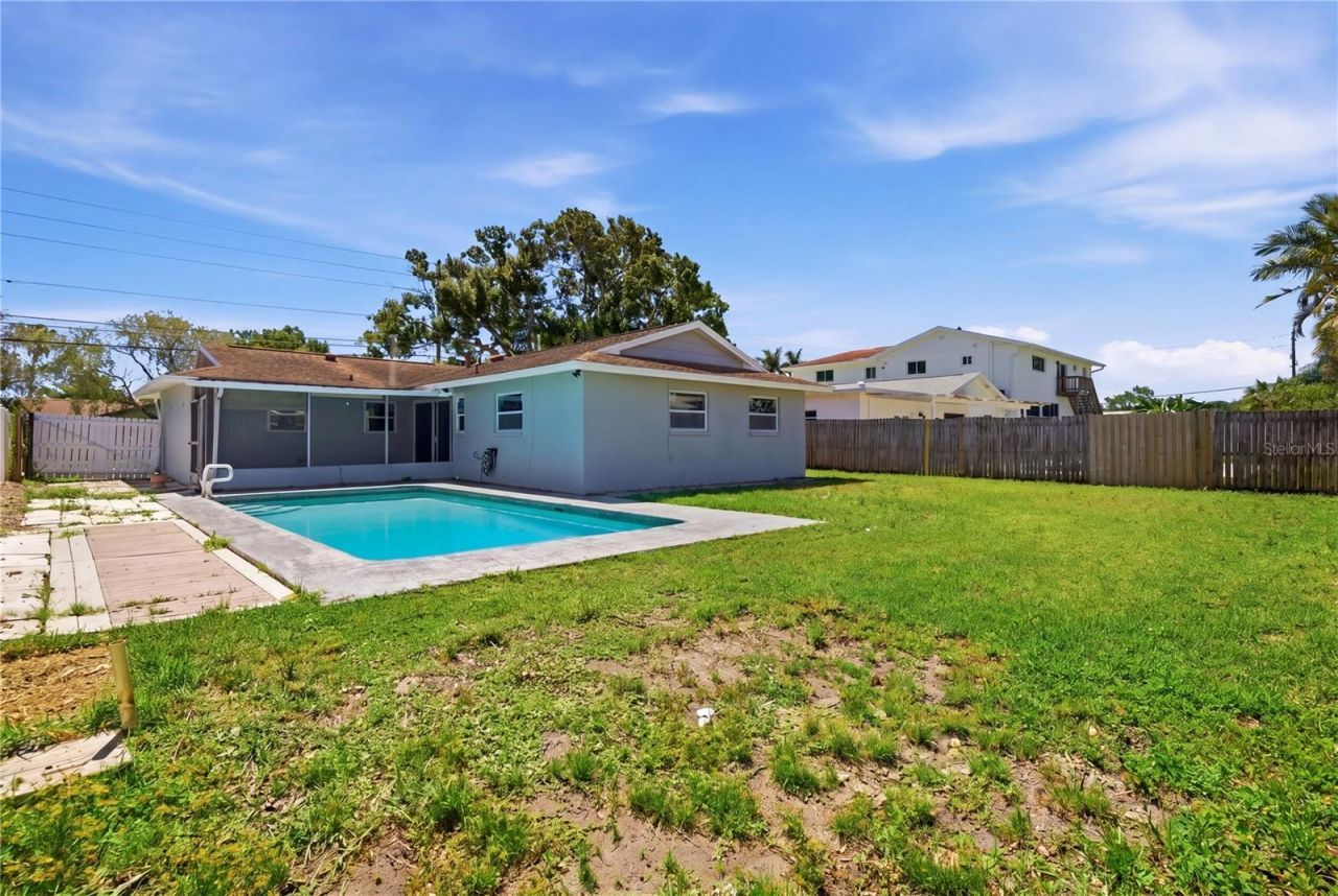 5920 Denver Street Ne, Saint Petersburg, FL 33703 Photo