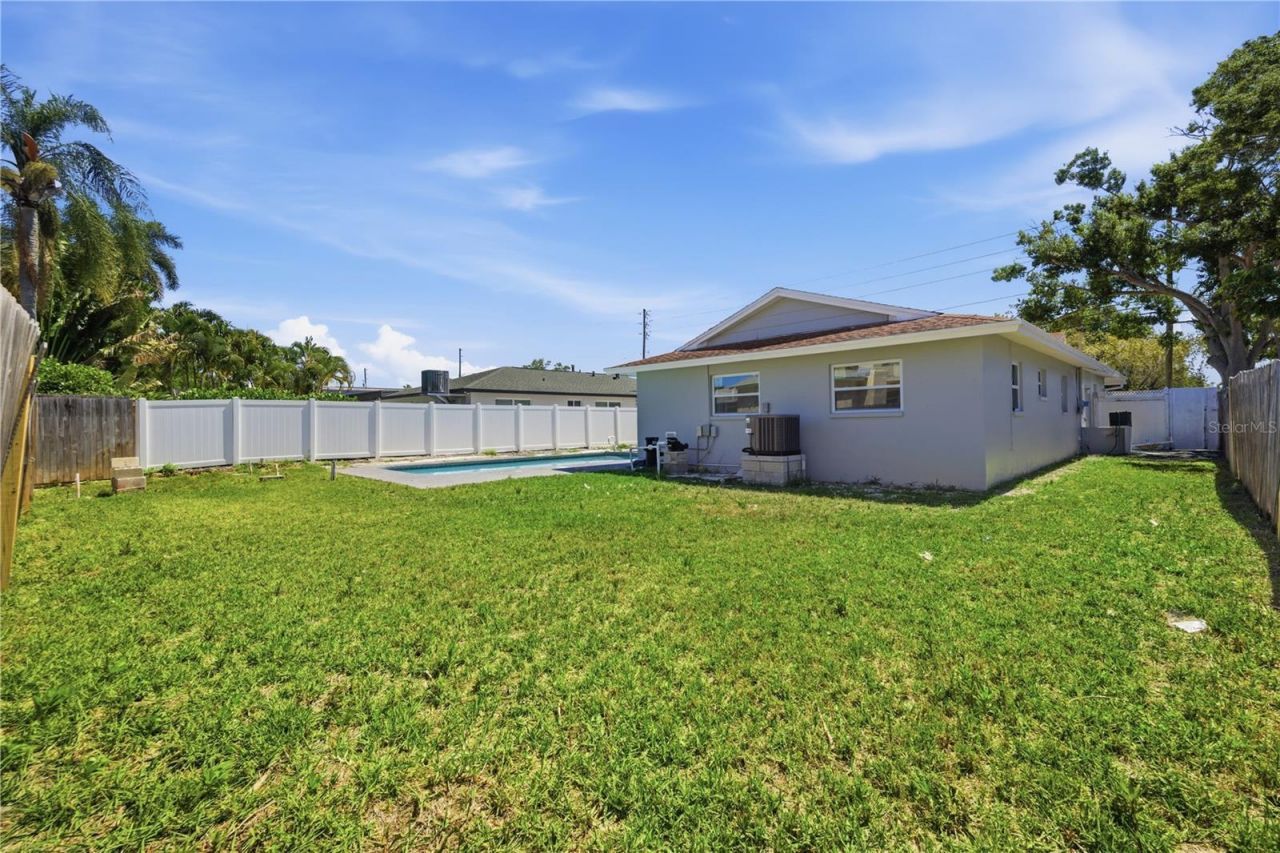 5920 Denver Street Ne, Saint Petersburg, FL 33703 Photo