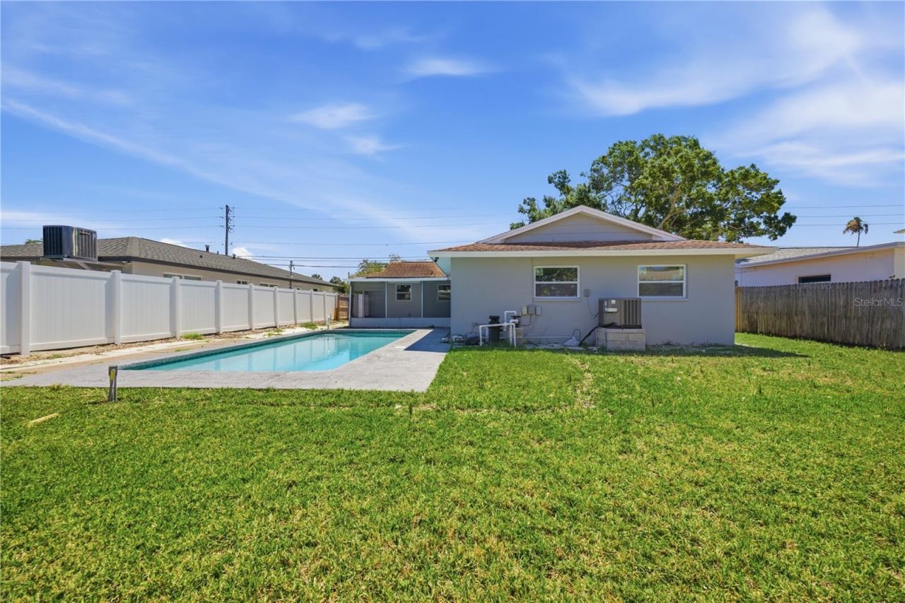 5920 Denver Street Ne, Saint Petersburg, FL 33703 Photo