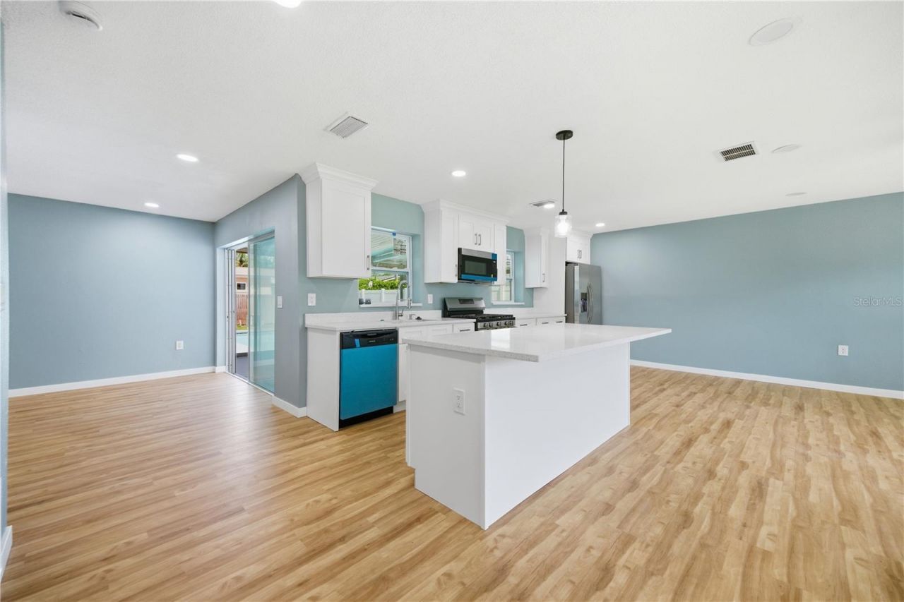 5920 Denver Street Ne, Saint Petersburg, FL 33703 Photo