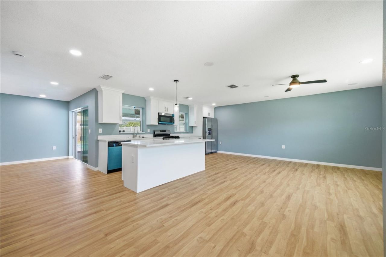 5920 Denver Street Ne, Saint Petersburg, FL 33703 Photo