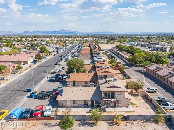 1524 Henry Drive, Las Vegas, NV 89110
