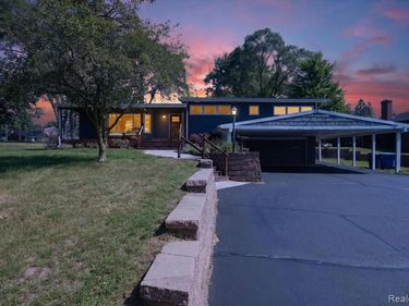 1434 Petts Road, Fenton Twp, MI 48430