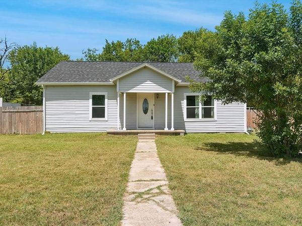 403 S 7th Street , Sanger, TX 76266