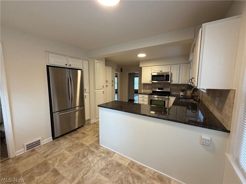 260 E 214th Street, Euclid, OH 44123 Photo 17