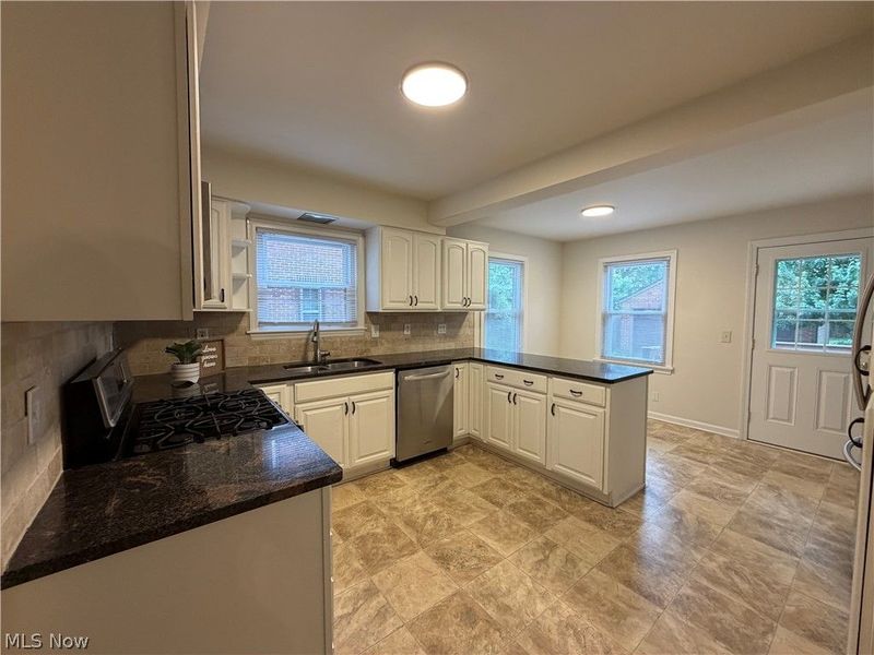 260 E 214th Street, Euclid, OH 44123 Photo 21