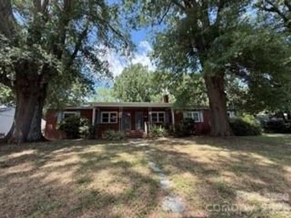 213 Glenwood Drive, Mooresville, NC 28115