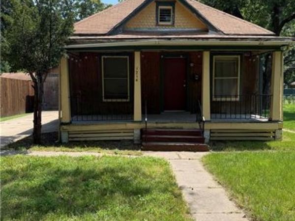 1214 Oakland Avenue, Topeka, KS 66616