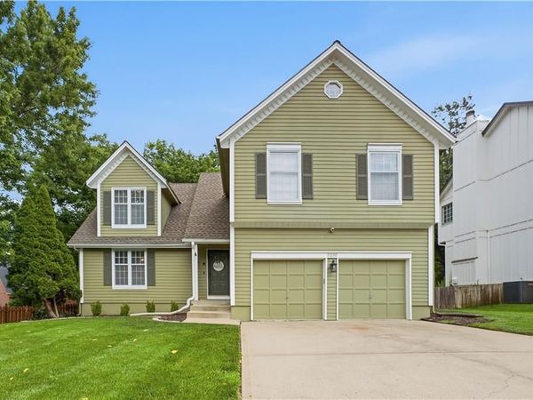11205 RILEY Street, Overland Park, KS 66210