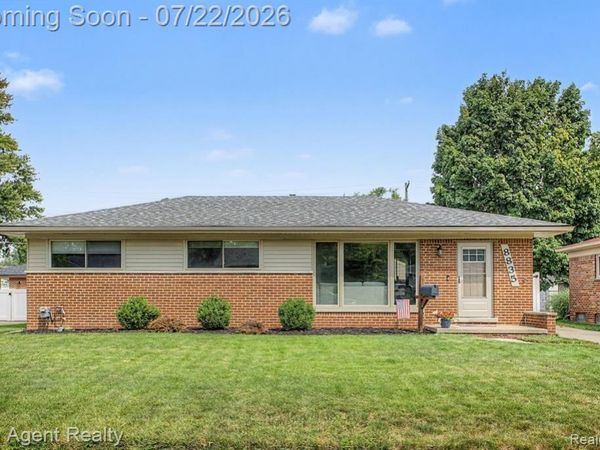 8835 Birkhill Drive, Sterling Heights, MI 48314