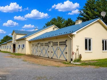 20341 UNISON ROAD, ROUND HILL, VA 20141
