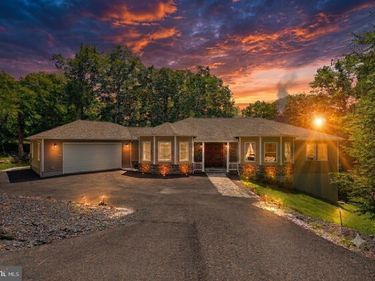 1007 HAMPSTEAD ROAD, BUSHKILL, PA 18324