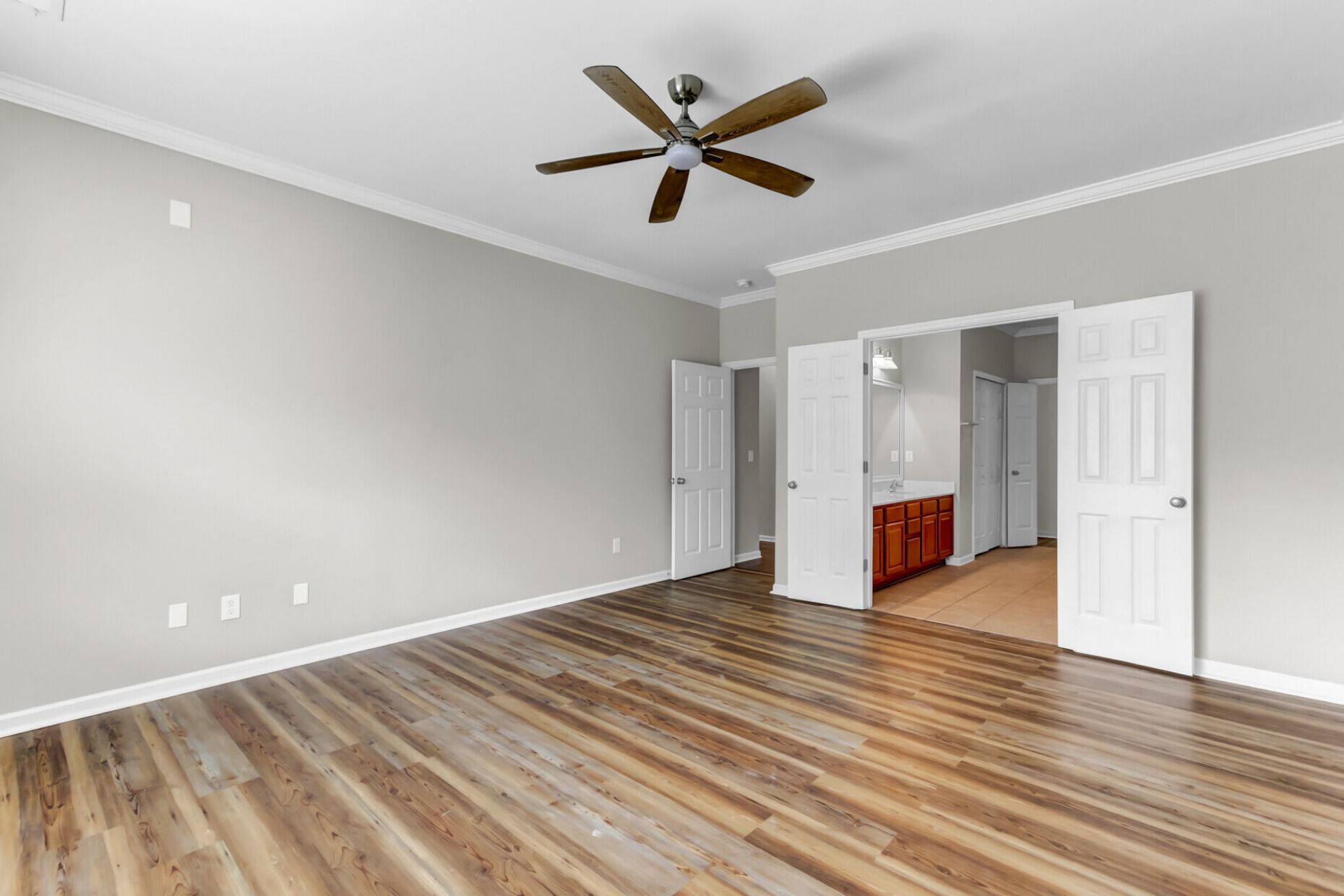 231 Xavier Street Photo 15