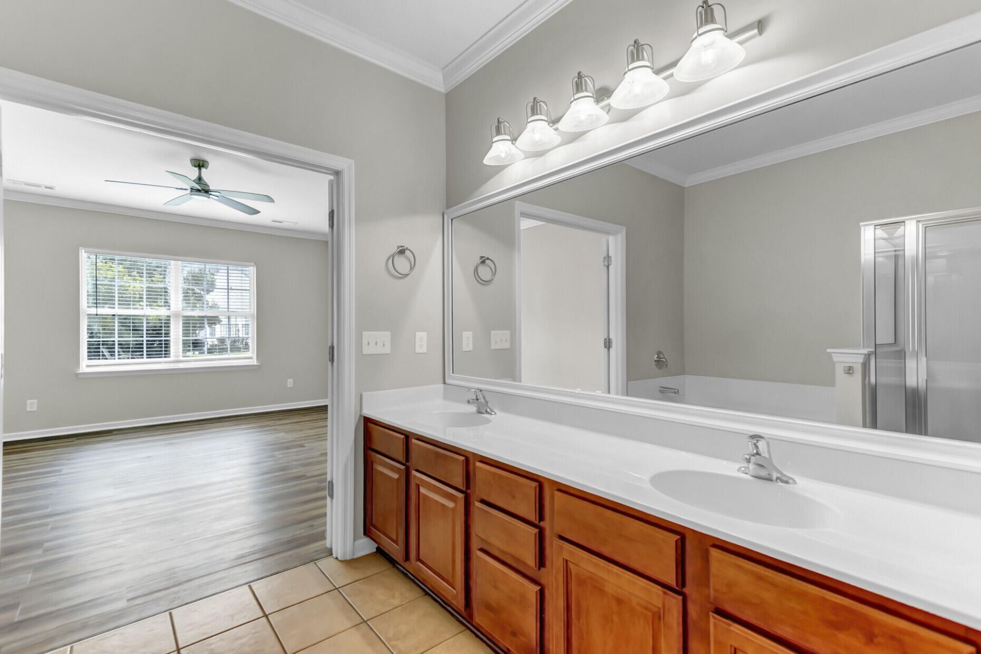231 Xavier Street Photo 17