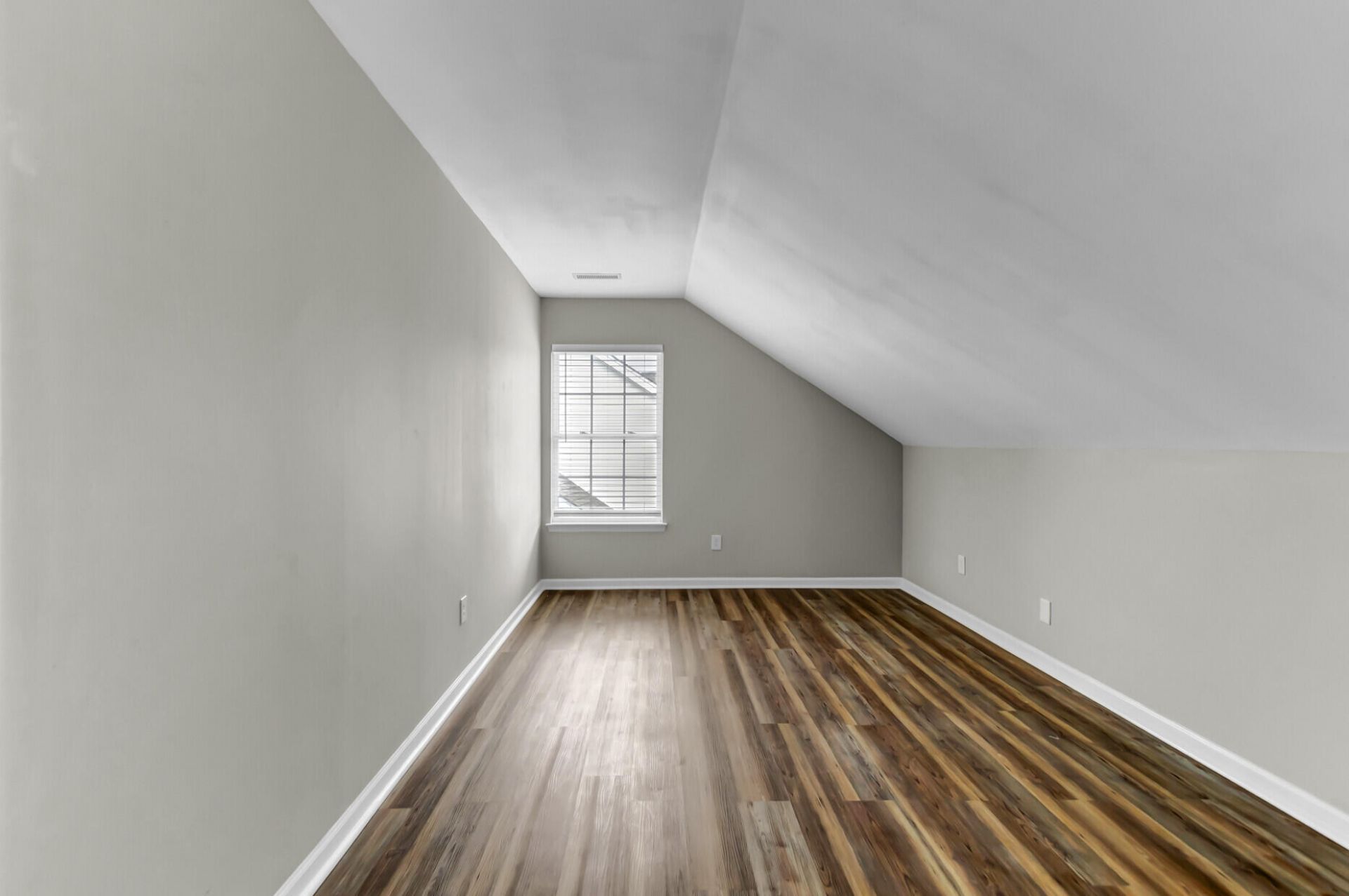231 Xavier Street Photo 25