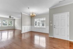 231 Xavier Street photo 4