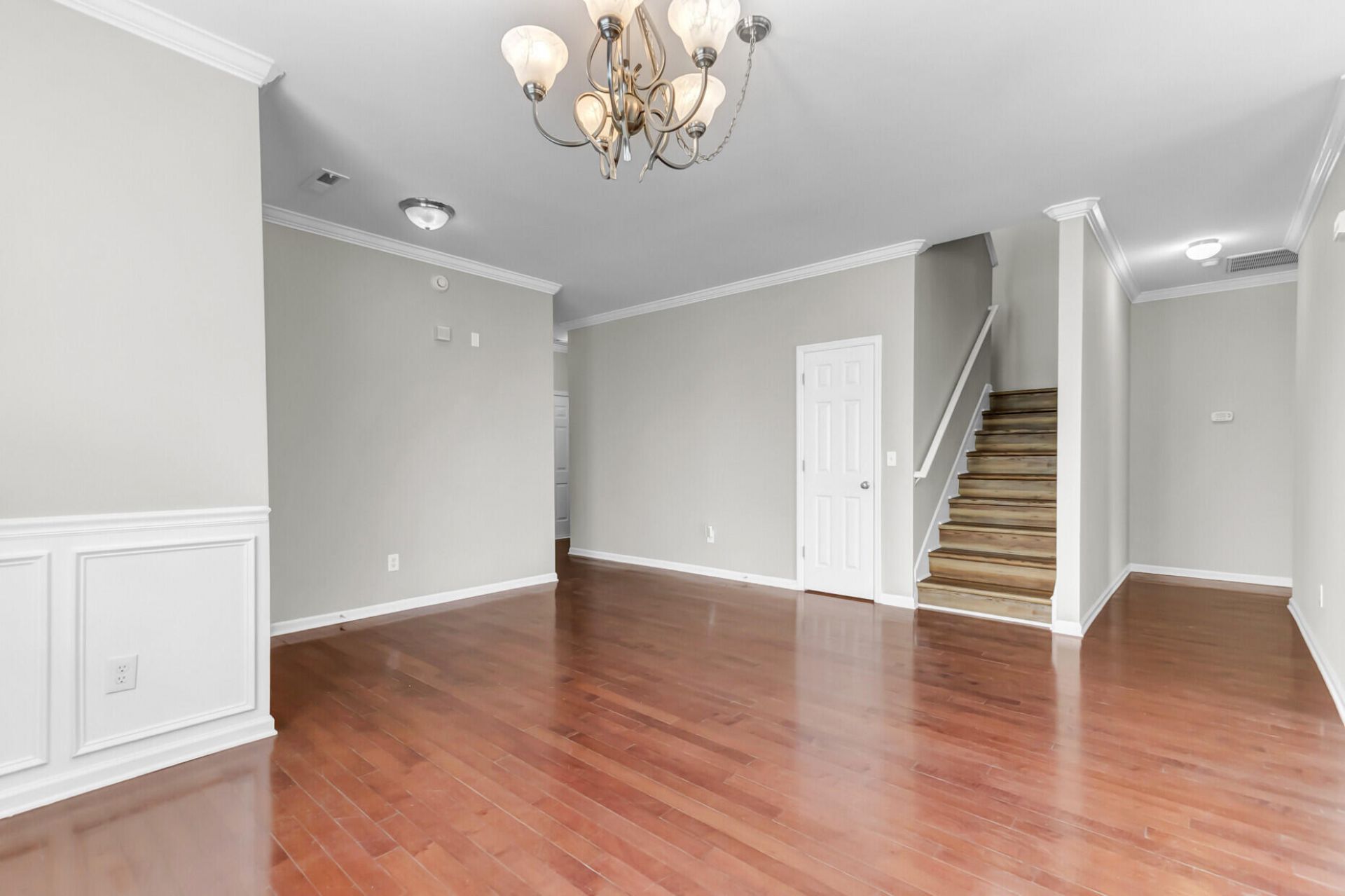 231 Xavier Street Photo 6