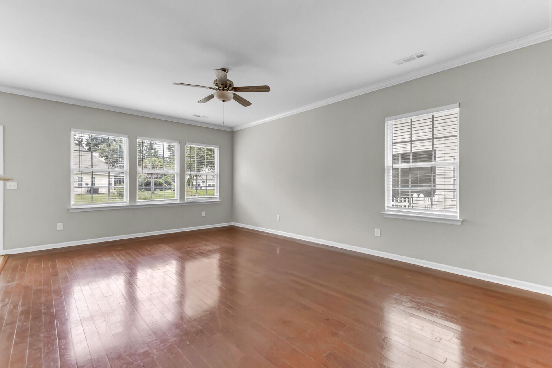 231 Xavier Street Photo 7