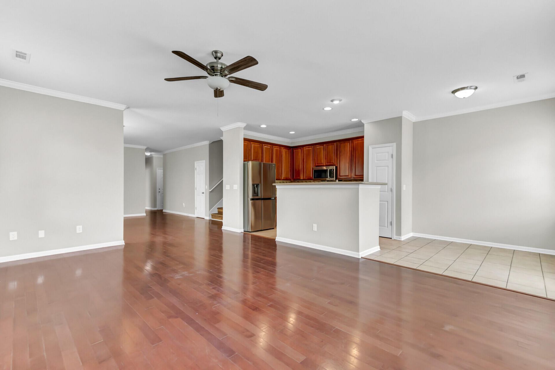 231 Xavier Street Photo 8