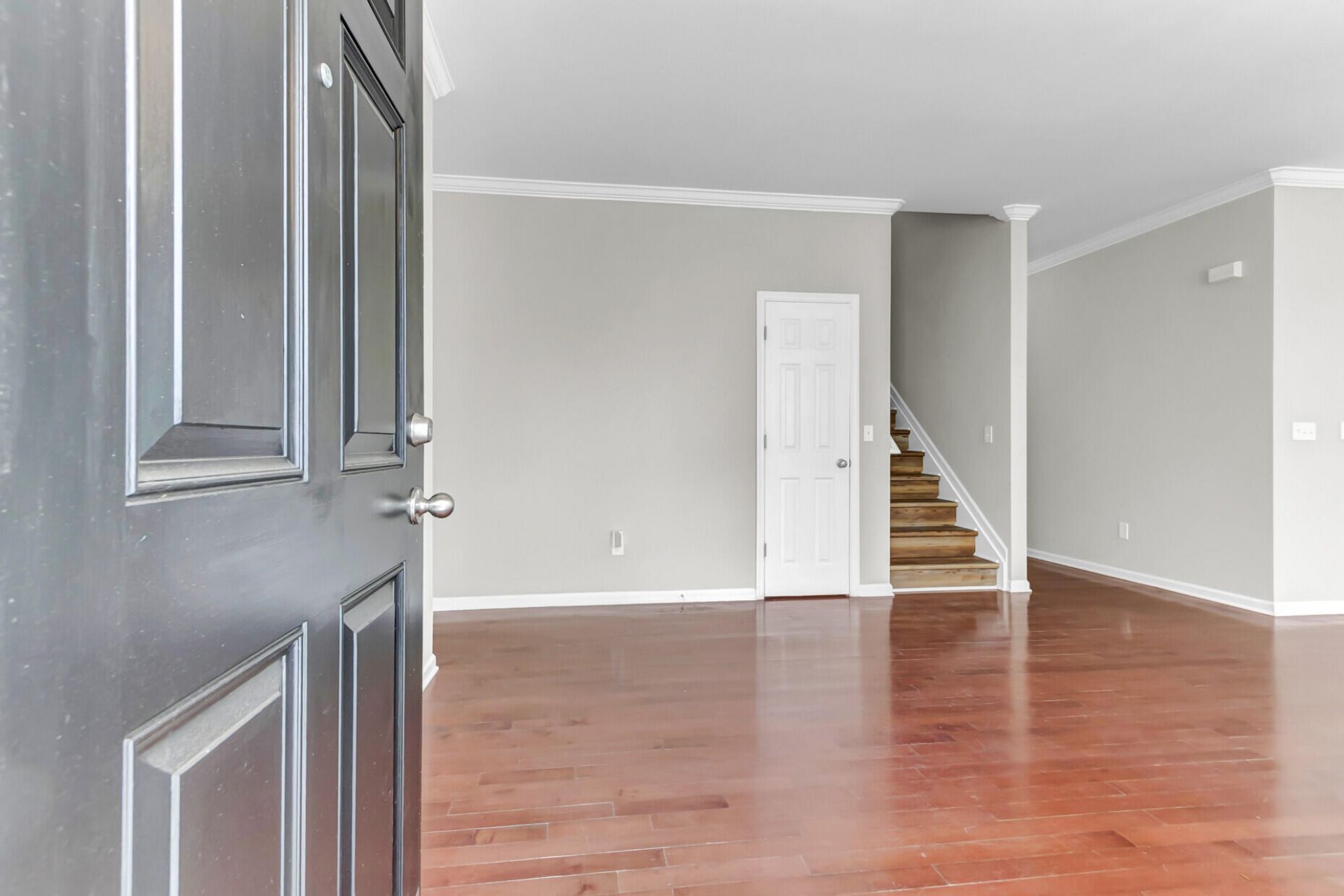 231 Xavier Street Photo 9