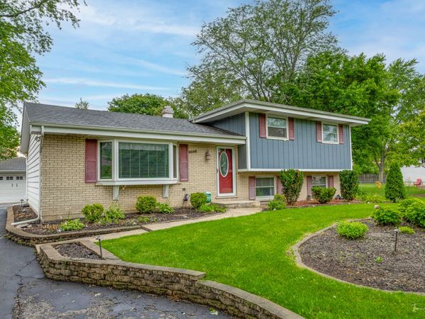 5S300 Tuthill Road , Naperville, IL 60563