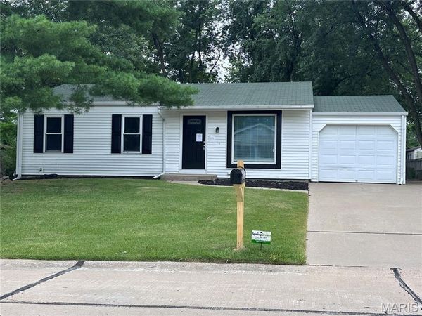 504 Woodcrest Boulevard , O'Fallon, MO 63368
