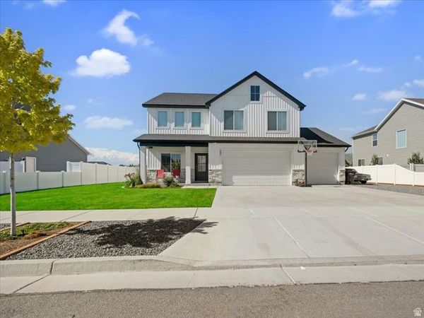 531 E 600 S, Hyrum, UT 84319