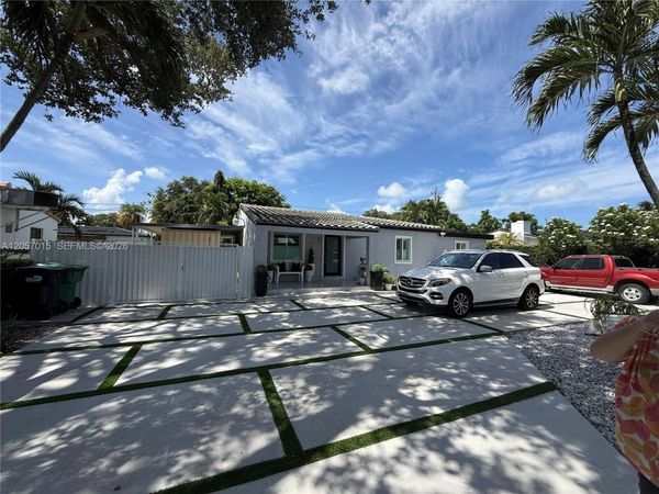 4261 SW 12th St , Miami, FL 33134