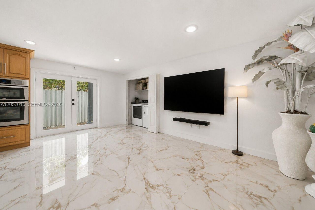 4261 SW 12th St, Miami, FL 33134 Photo