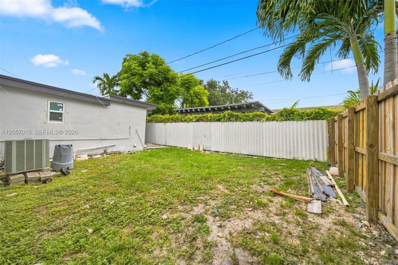4261 SW 12th St, Miami, FL 33134 Photo