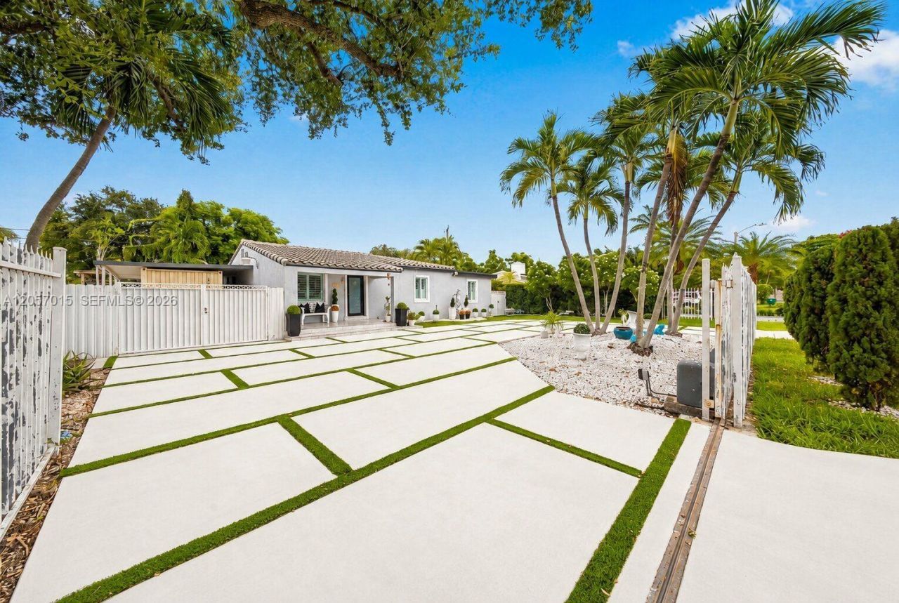 4261 SW 12th St, Miami, FL 33134 Photo