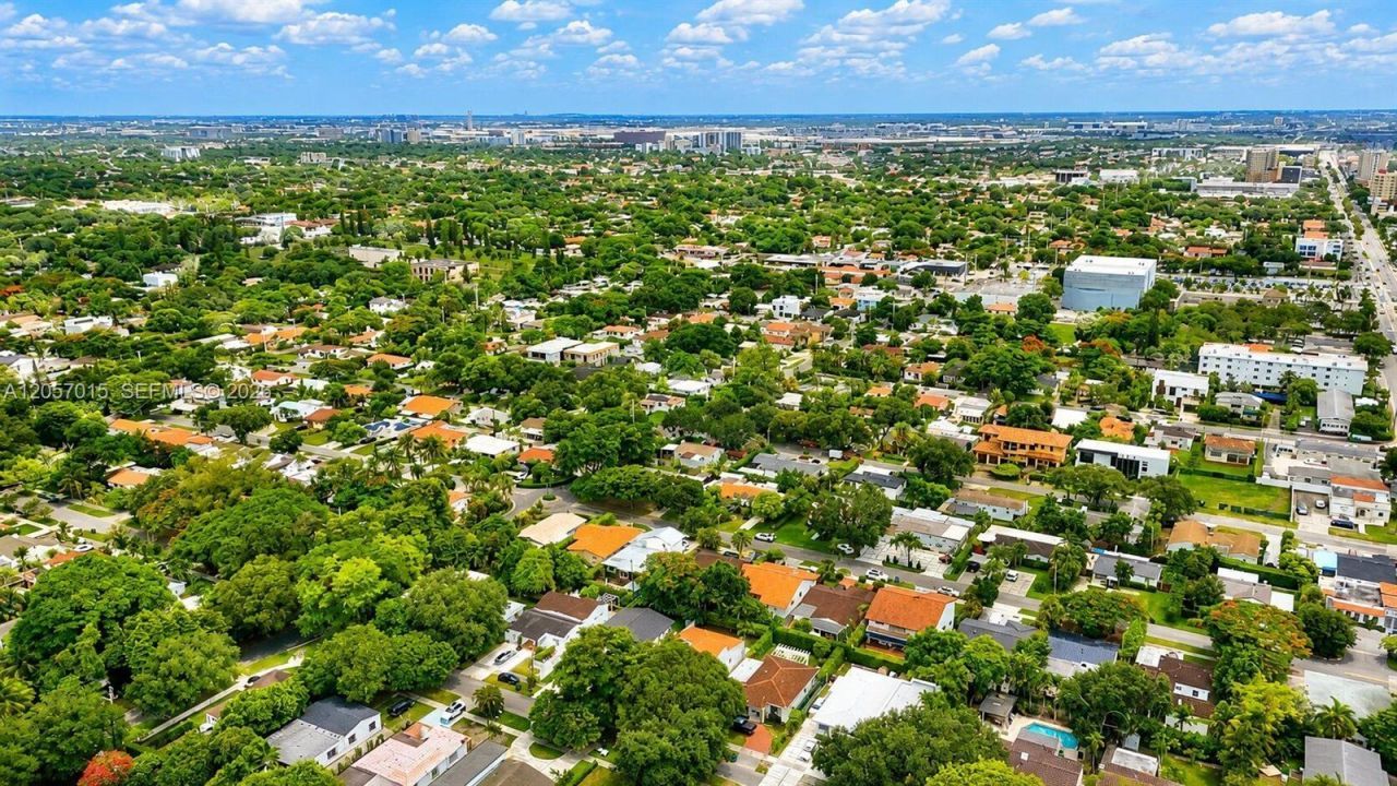 4261 SW 12th St, Miami, FL 33134 Photo