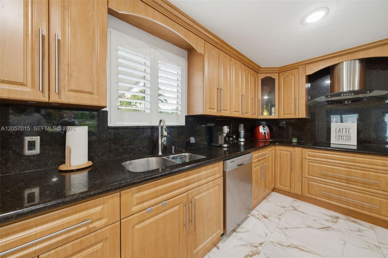 4261 SW 12th St, Miami, FL 33134 Photo