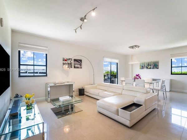 8395 SW 73rd Ave, Unit 412, Miami, FL 33143