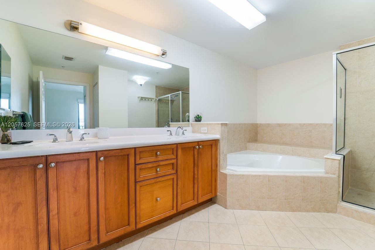 8395 SW 73rd Ave, Unit 412, Miami, FL 33143 Photo