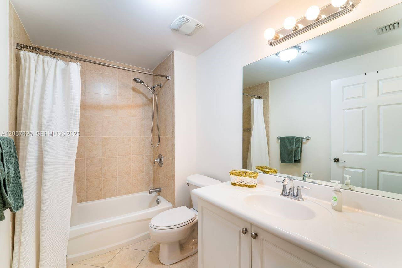 8395 SW 73rd Ave, Unit 412, Miami, FL 33143 Photo