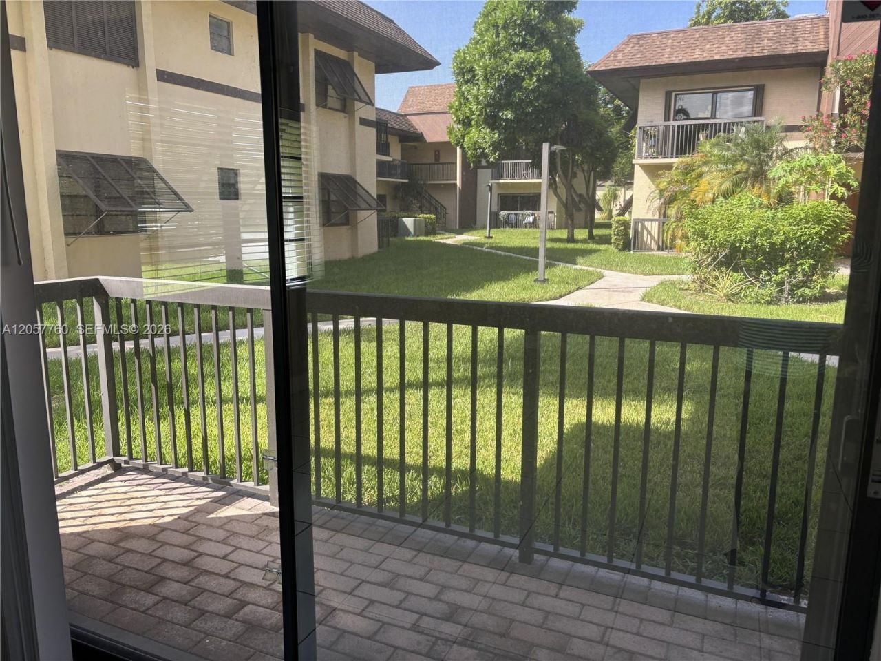 7965 SW 86th St , Unit 105, Miami, FL 33143 Photo