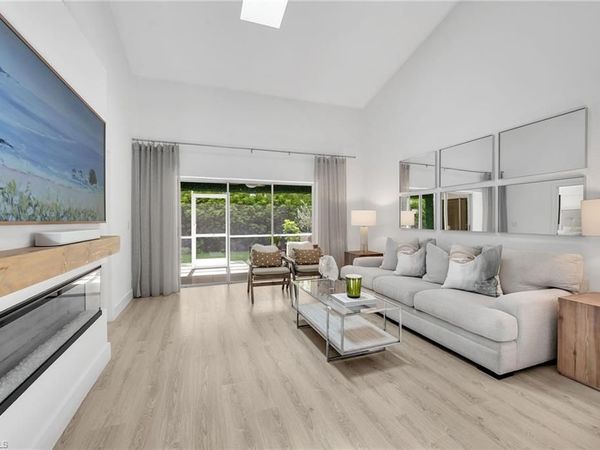 4716 Via Carmen, NAPLES, FL 34105
