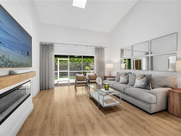 4716 Via Carmen, NAPLES, FL 34105