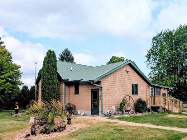 N4027 Twin Lakes Lane, Eden, WI 53019