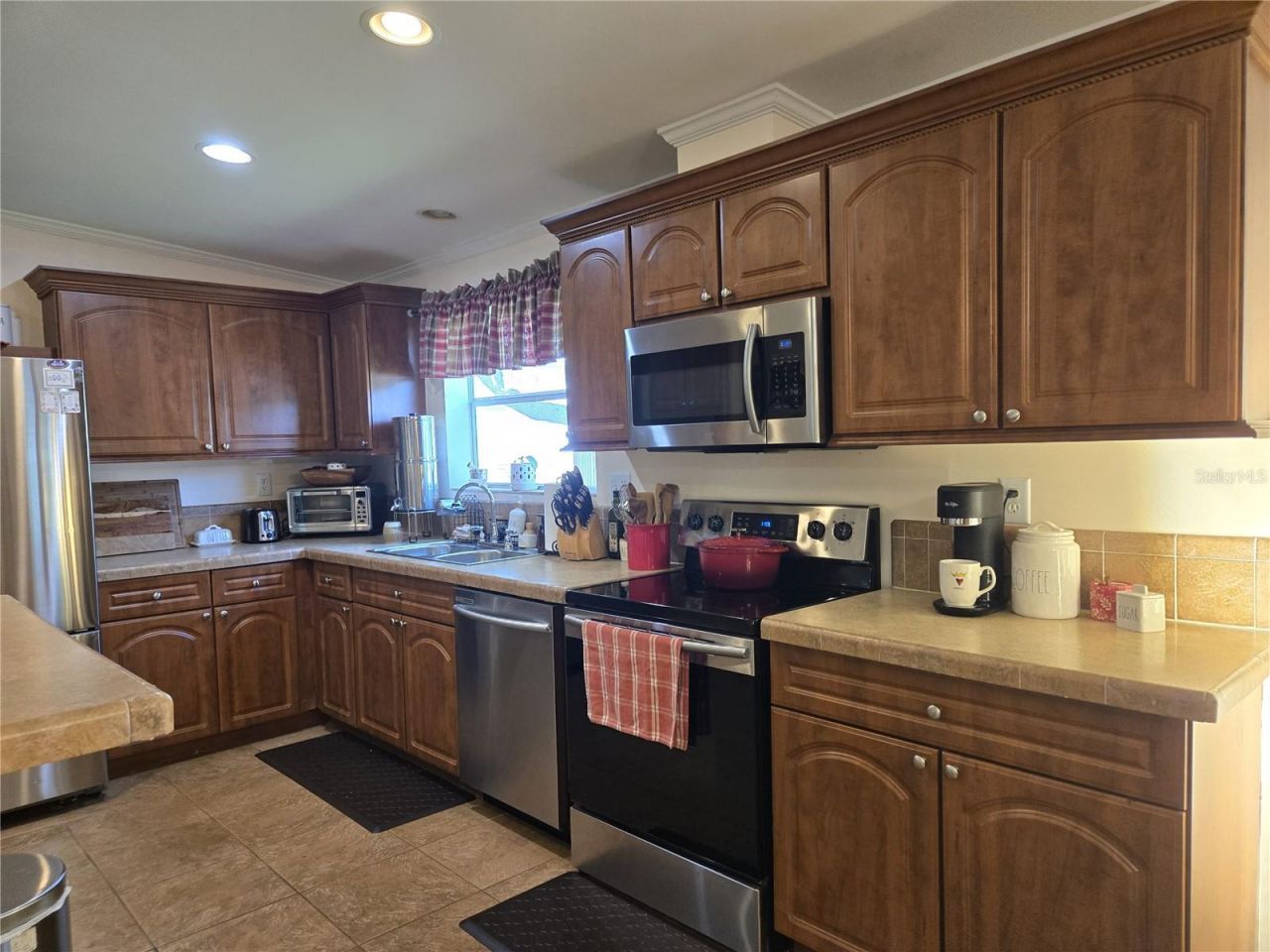 2723 Lake Grassmere Circle, Unit 910, Zellwood, FL 32798 Photo