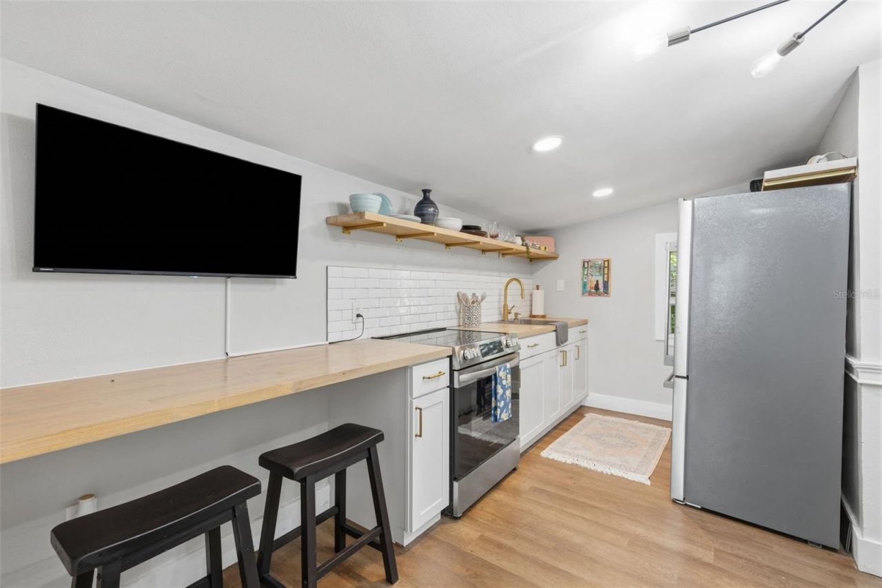 236 W North Street , Tampa, FL 33604 Photo