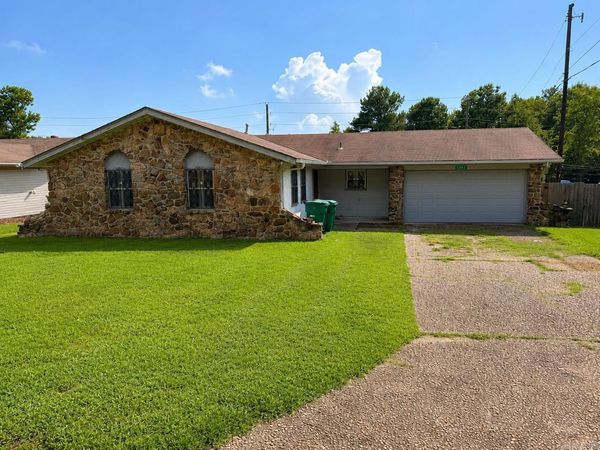 9802 Dobby Drive, Little Rock, AR 72206