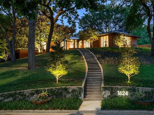 1624 Eastus Drive , Dallas, TX 75208