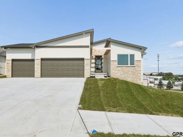 7711 S 180 Avenue, Omaha, NE 68136