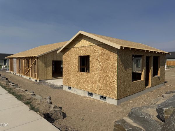 553 NE Mitchell Street, Madras, OR 97741