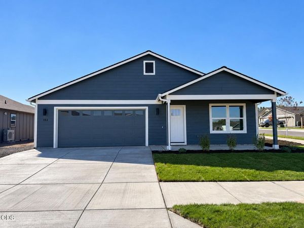 553 NE Mitchell Street, Madras, OR 97741