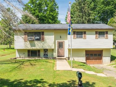 455 White Avenue , Fulton, NY 13069